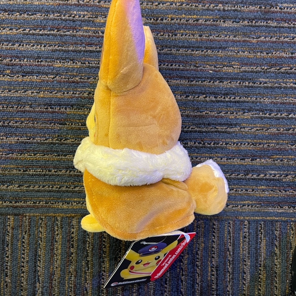 Eevee Pikachu Cape - Picture 4 of 4